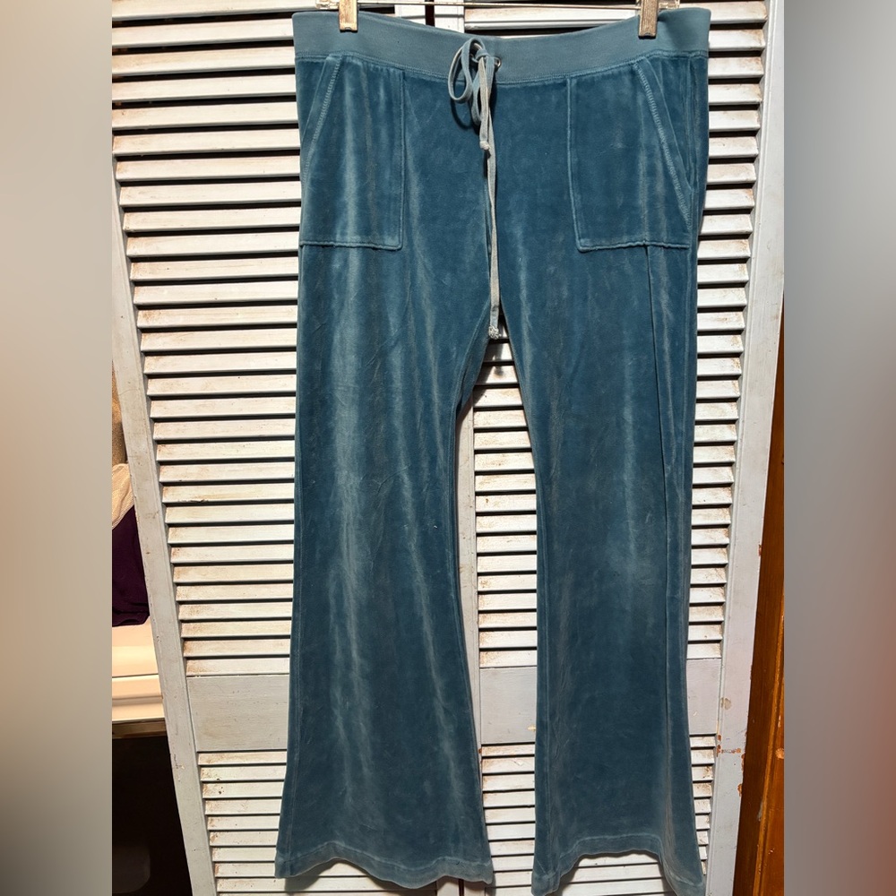 Juicy Couture Blue Velour Pants with butt pockets